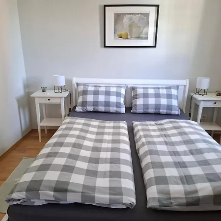 N° 14 Semesterbostad *